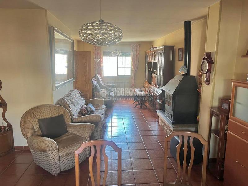 Foto 31ac9d9f-c815-4f98-9d8d-3caa94acb267. Casa pareada casa en venta en Villatorres