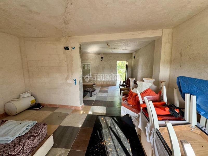 Foto f91752c1-7a38-4b9c-8fc1-39e087457613. Local comercial almacén en venta en Humanes
