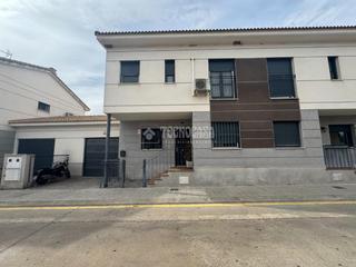 Casa aparellada a Yunquera de Henares. Casa en venta en yunquera de henares