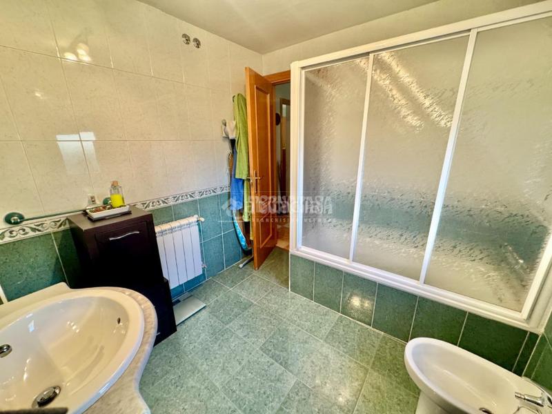 Foto 283fd1ad-1950-439b-b4cb-7402d8ff80b2. Casa pareada casa en venta en Yunquera de Henares