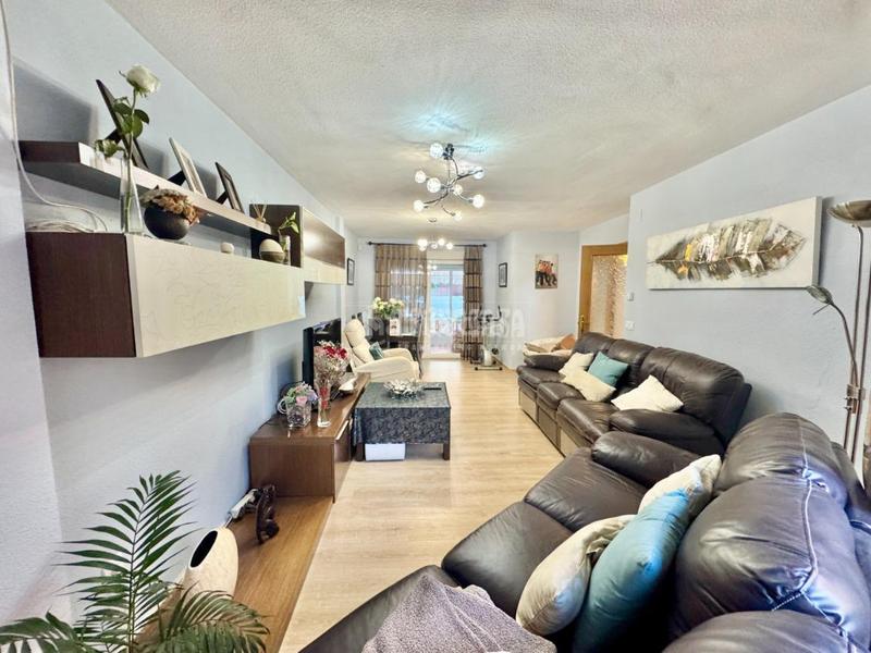 Foto db6c7856-43de-4474-bd80-821130806a86. Casa pareada casa en venta en Yunquera de Henares