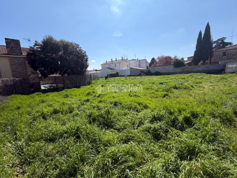 Foto cc8e12be-d4b7-4689-b5f1-d7ddeaf6f977. Terreny residencial a Humanes