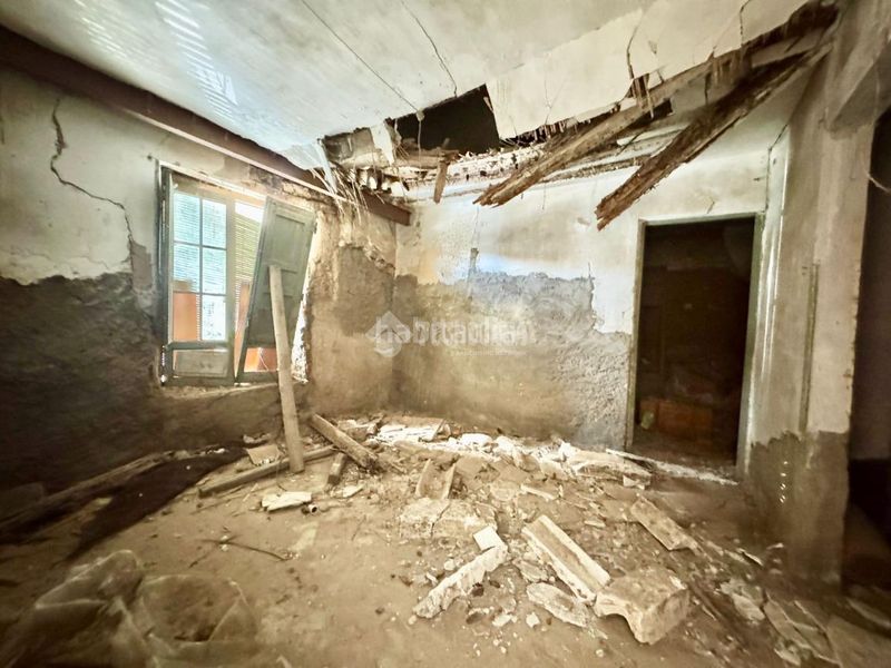 Foto b7fe000b-7682-4c0e-b67a-272673a71c9b. Casa aparellada a Humanes