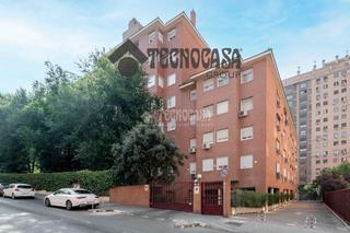 Pis a San Juan Bautista. Piso en venta en madrid