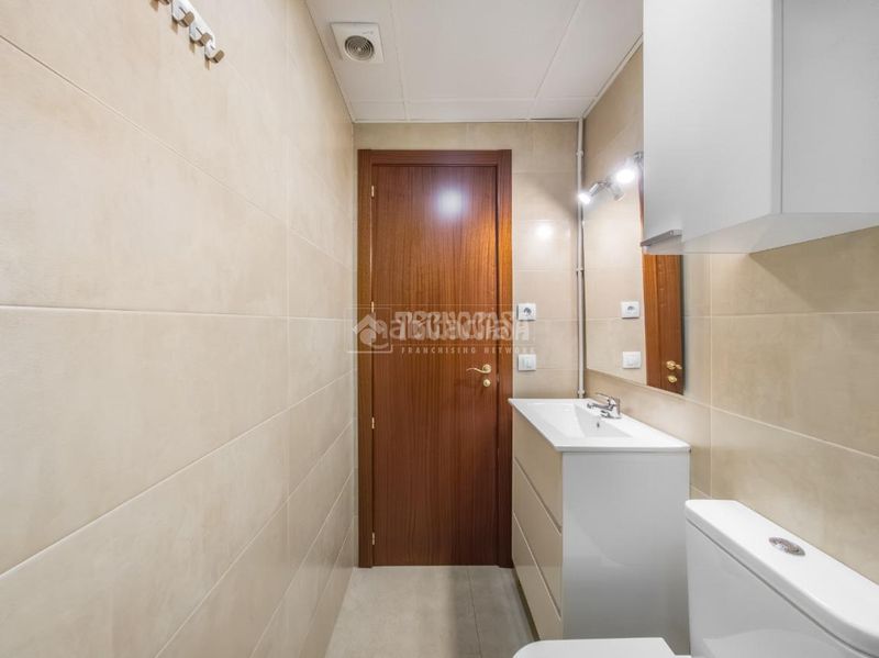 Foto 01fa027a-f1f6-401b-b3ab-6af785d72956. Pis amb aparcament a San Juan Bautista Madrid