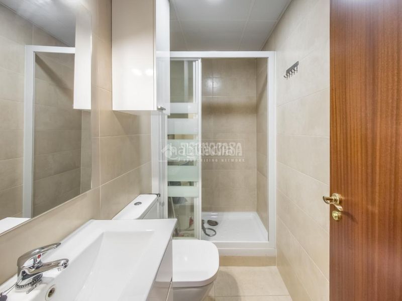 Foto 1077895c-b7c4-4fa7-84ab-2328af225953. Pis amb aparcament a San Juan Bautista Madrid