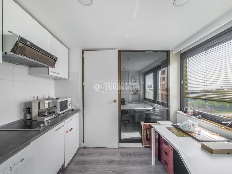 Foto 5a158d23-7bec-4782-8eb0-50187e312d29. Pis amb aparcament a San Juan Bautista Madrid