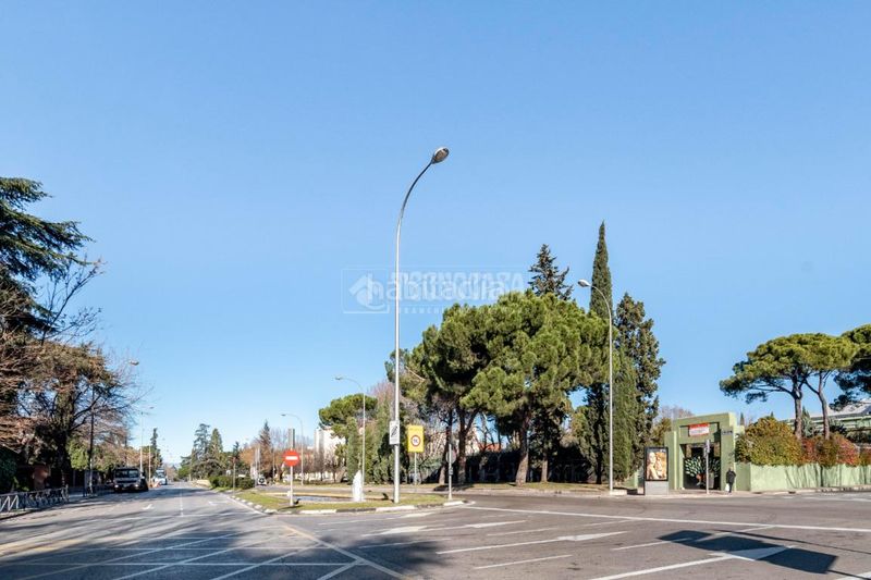 Foto 689eda80-81b0-4c24-af69-a342792c874c. Pis amb aparcament a San Juan Bautista Madrid