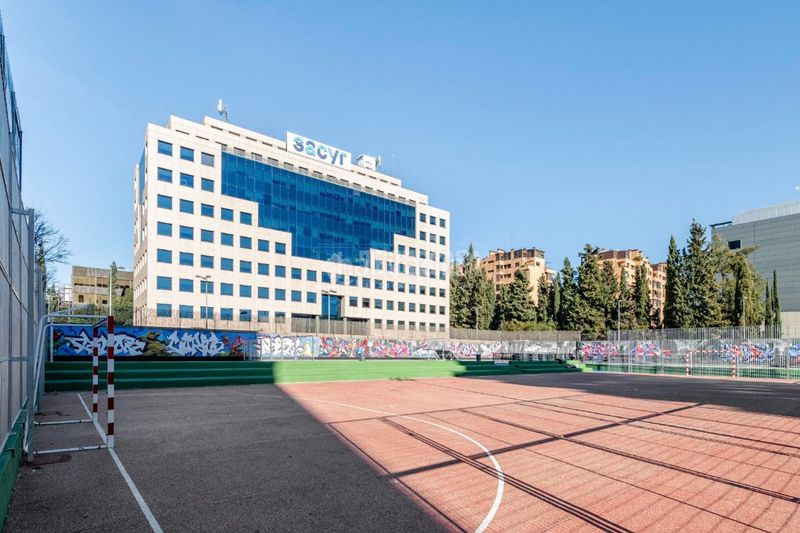 Foto d9e855cc-3246-4dc5-bfc7-3e0f0094d617. Pis amb aparcament a San Juan Bautista Madrid