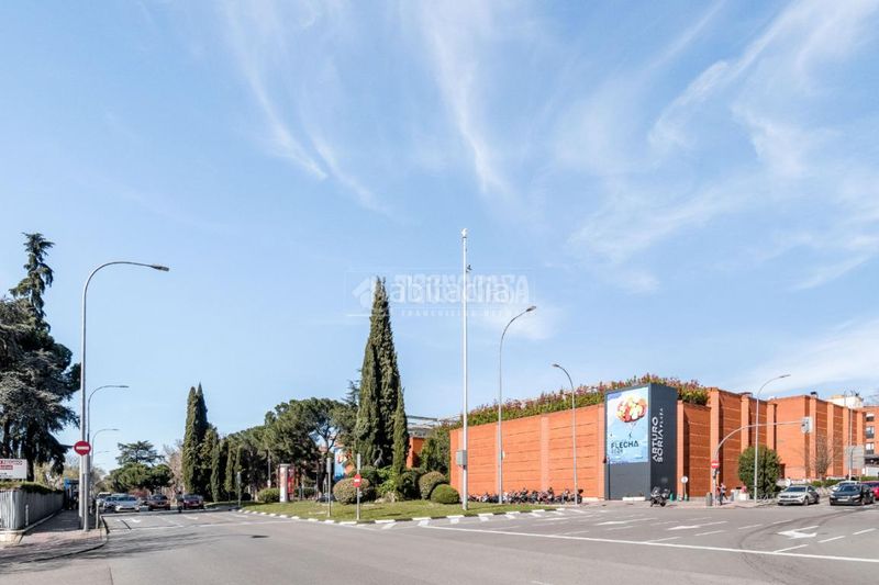 Foto fa1e3f12-95df-40dd-8056-bc0e4c27a4ba. Pis amb aparcament a San Juan Bautista Madrid