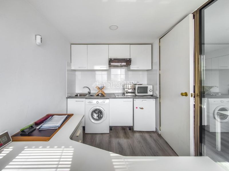 Foto fa419d8f-2b83-4a2a-9279-606d2b0655f2. Pis amb aparcament a San Juan Bautista Madrid