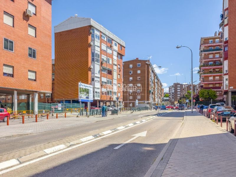 Foto 21878fcb-2183-479c-85f3-576846e3e3e3. Aparcament cotxe a San Pascual Madrid