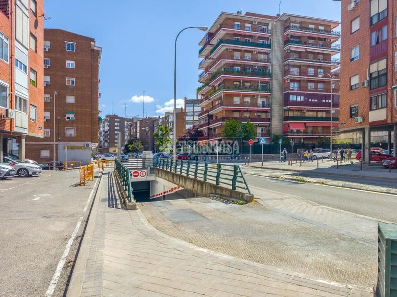 Foto 466bbfbc-8909-483b-8463-b54272daac17. Aparcament cotxe a San Pascual Madrid