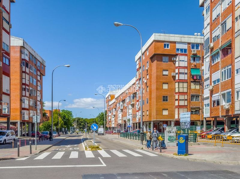 Foto f2fac097-4dfe-490b-a0f8-94af13742900. Aparcament cotxe a San Pascual Madrid