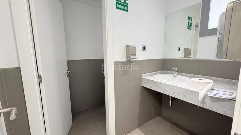 Foto e66be212-a2d7-4d00-9bb9-8cba62b64f1d. Alquiler local comercial gran local en avenida de america en Mataró