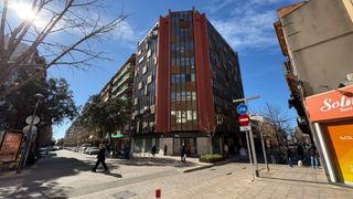 Lloguer Oficina a Camí ral de la mercè 495. Despatx al centre