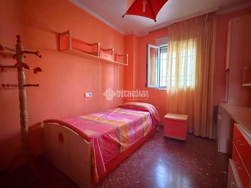 Foto 1b98abd0-4d3d-49e6-8d61-dc2d6599c82f. Casa aparellada amb aparcament a San Alberto - La Alcubilla - Florisol Málaga