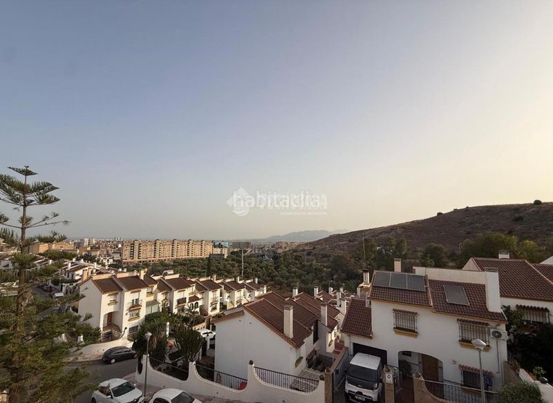 Foto 4b0631d4-ce5b-4185-807d-6ed29838b253. Casa aparellada amb aparcament a San Alberto - La Alcubilla - Florisol Málaga