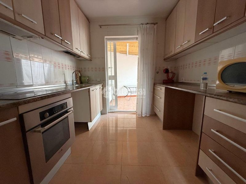 Foto 51166e7a-5905-4162-a8d7-d3447f6b00c8. Casa aparellada amb aparcament a San Alberto - La Alcubilla - Florisol Málaga