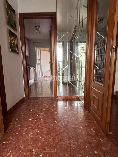 Foto a5f0ec82-d887-4786-8c7a-c7f9b9bc4c1c. Casa aparellada amb aparcament a San Alberto - La Alcubilla - Florisol Málaga