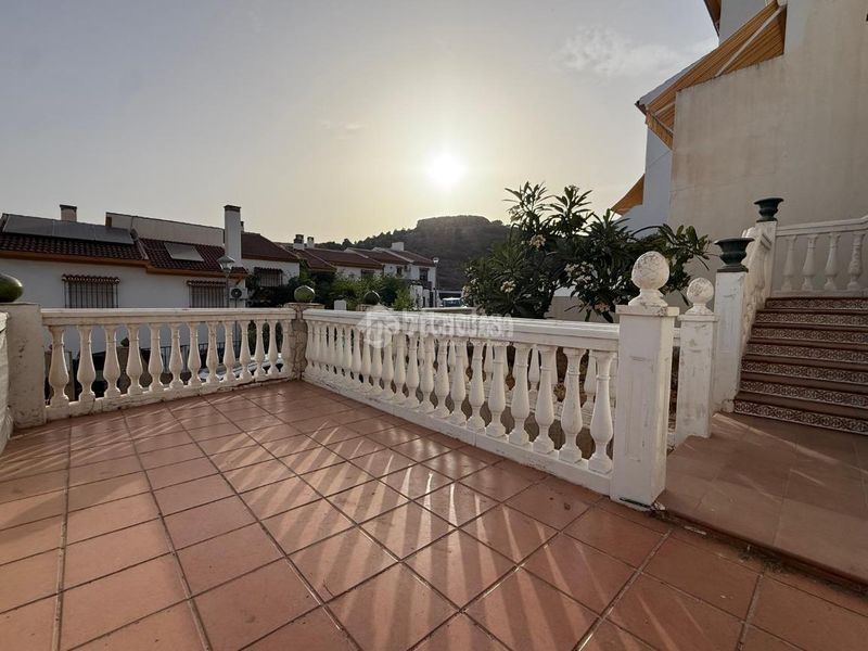 Foto cefbca57-6d10-4061-a6cb-8bb9c4c836b1. Casa aparellada amb aparcament a San Alberto - La Alcubilla - Florisol Málaga