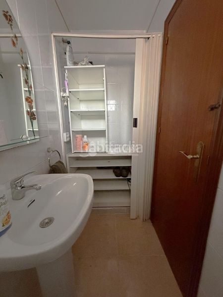 Foto e5cbb829-58f4-4a75-b4dd-45dad952f95e. Casa aparellada amb aparcament a San Alberto - La Alcubilla - Florisol Málaga