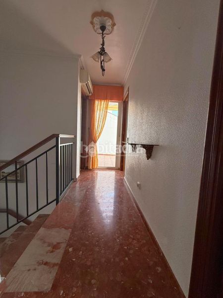 Foto fff6f6dc-31f3-41db-b22d-65dee3869635. Casa aparellada amb aparcament a San Alberto - La Alcubilla - Florisol Málaga