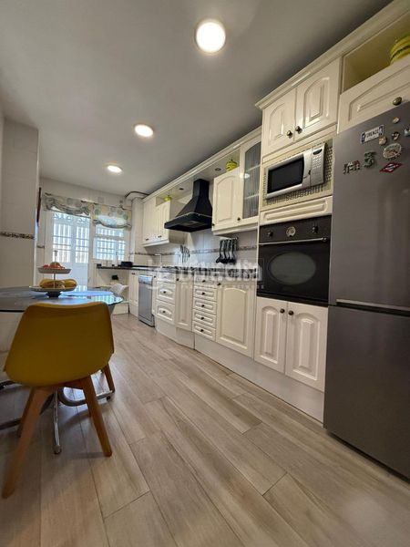 Foto c884bb1f-de58-4105-bc0f-ddf1ff6d9ec2. Pis a La Florida - Parque Norte Málaga