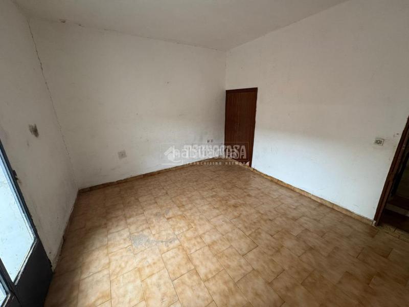 Foto b08943cf-2366-4ad0-9bf5-fe835ee4dc65. Casa aparellada a Perales de Tajuña