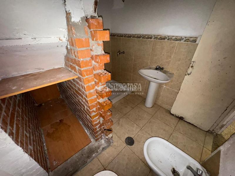 Foto b35a1f95-1c92-41da-afbe-aebda9c401ec. Casa aparellada a Perales de Tajuña