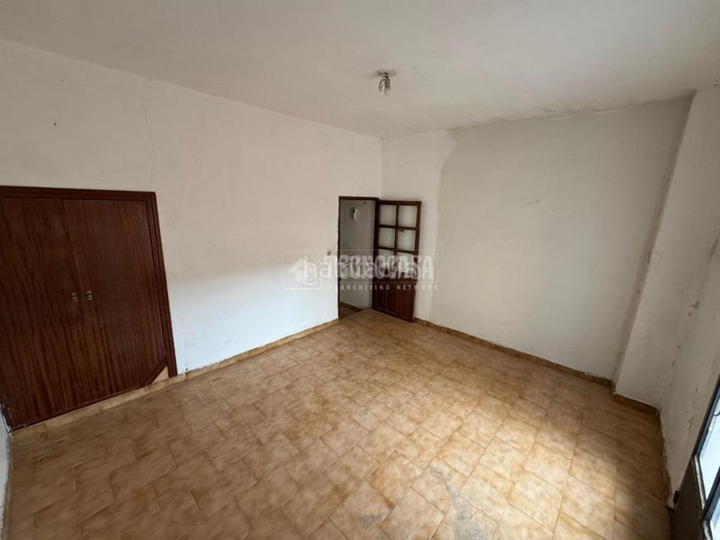 Foto dbef180d-1e7d-4b7f-8347-fb0e8dd3f392. Casa aparellada a Perales de Tajuña