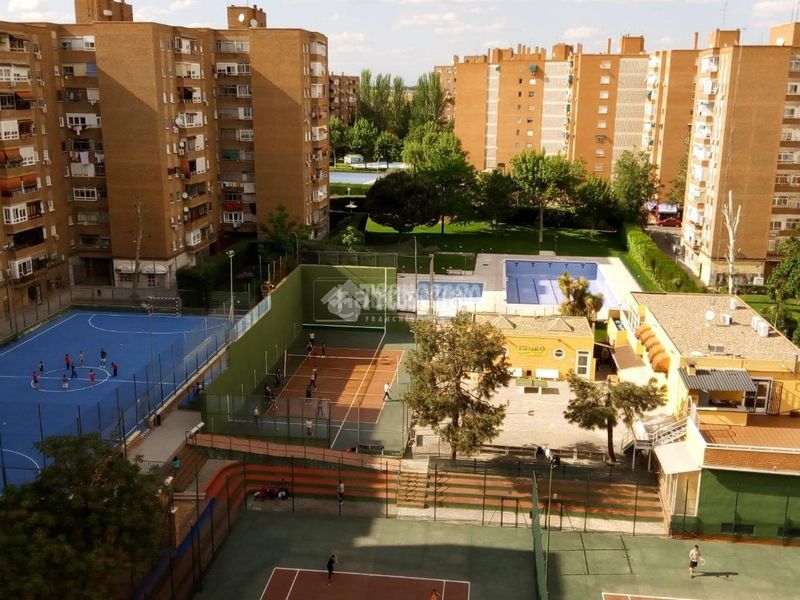 Foto 319319cc-0dd3-4f86-9437-d6488a74ff6d. Pis amb piscina a La Serna Fuenlabrada