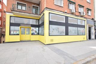 Location Local commercial à Lucero. Local comercial en alquiler en madrid