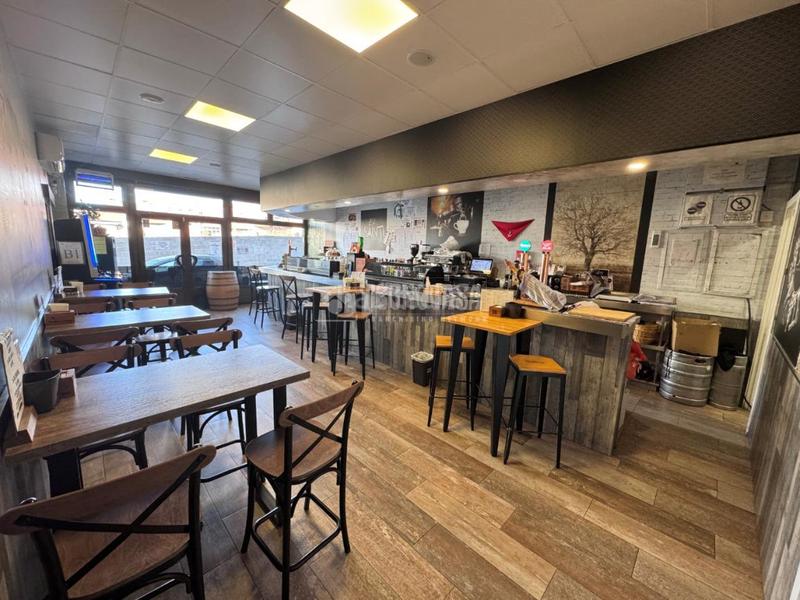 Foto b4052078-dbb1-42bd-bd9b-f138adbff527. Locale commerciale in Carlos Ruiz Collado Villalba