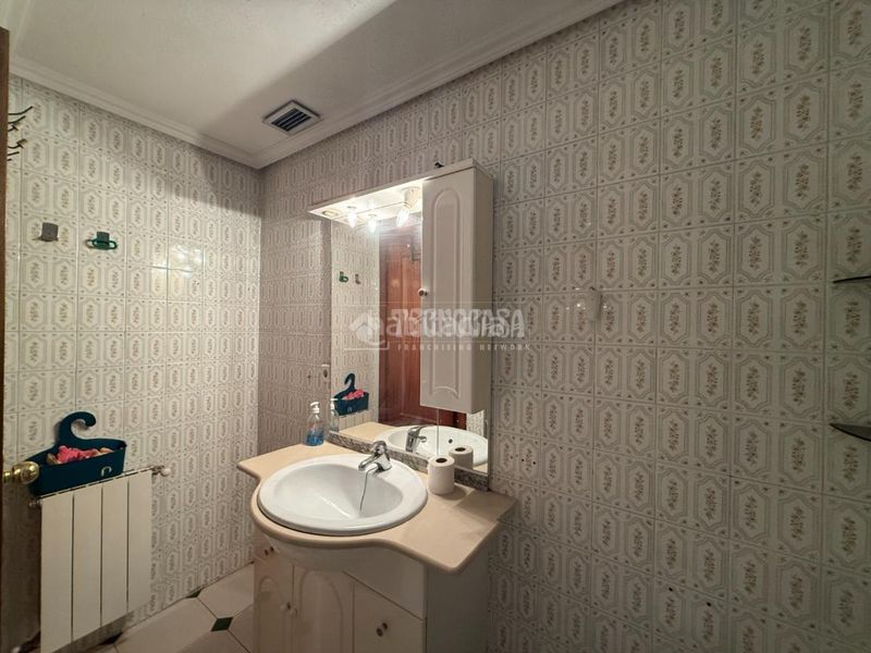 Foto 110925f5-0021-42a7-b4dd-33ed3da332df. Pis a Carlos Ruiz Collado Villalba