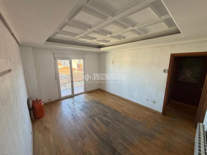 Foto be35be49-9de3-4ead-be0b-4cfa481ee450. Pis a Carlos Ruiz Collado Villalba