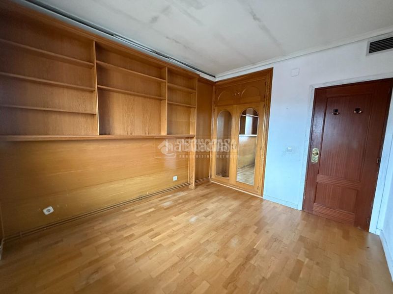 Foto cc1c5c3d-330a-4fcb-9bd2-da41c28759b1. Pis a Carlos Ruiz Collado Villalba