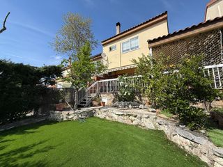 Casa pareada en Villalba Estación. Casa en venta en collado villalba