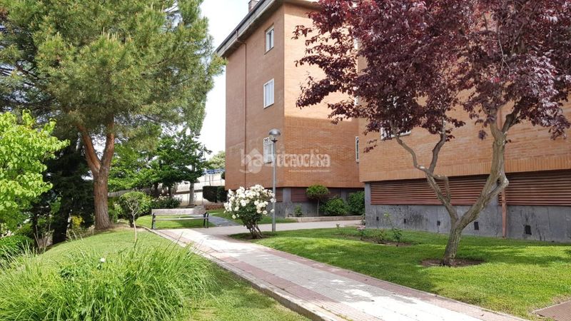 Foto 9c31ed98-4a41-4662-93cd-d7fd8ec08d0c. Pis amb calefacció aparcament a Villalba Estación Collado Villalba