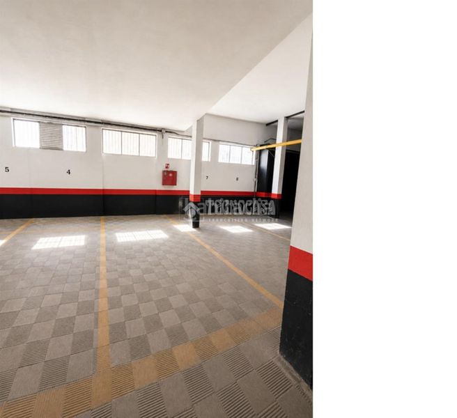 Foto a8022ba5-0ad2-42a4-b816-5420ca779e98. Aparcament cotxe a Canillejas Madrid