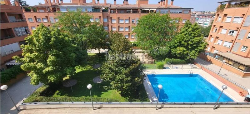 Foto c94197f9-86f9-48bf-9734-47d8dc242480. Pis amb aparcament a Canillejas Madrid