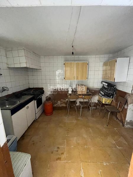 Foto cba9a912-7273-4b59-8844-a6d053222614. Casa aparellada a Torrico