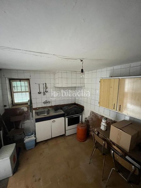 Foto e75b4b0f-c6e3-45e0-b47c-fcaf6dadd331. Casa aparellada a Torrico