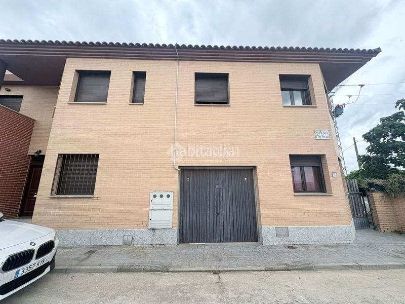 Foto 340e150e-d286-4b02-8771-46f882872e80. Casa aparellada amb calefacció aparcament a Velada