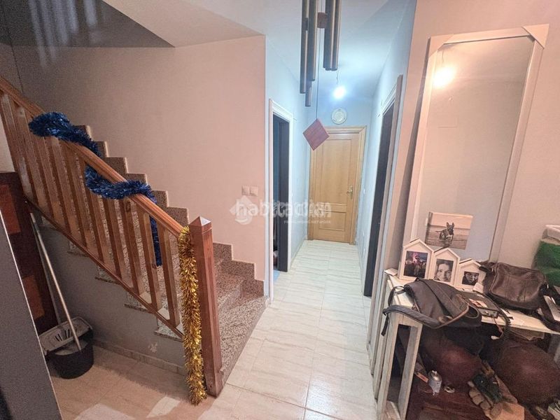 Foto 6265aa99-5a43-43e0-a8fa-9066c4c27827. Casa aparellada amb calefacció aparcament a Velada