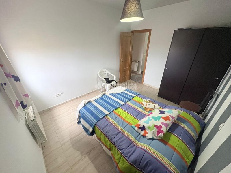 Foto 71a2ade6-22e3-4fc0-8be0-69bac4493238. Casa aparellada amb calefacció aparcament a Velada