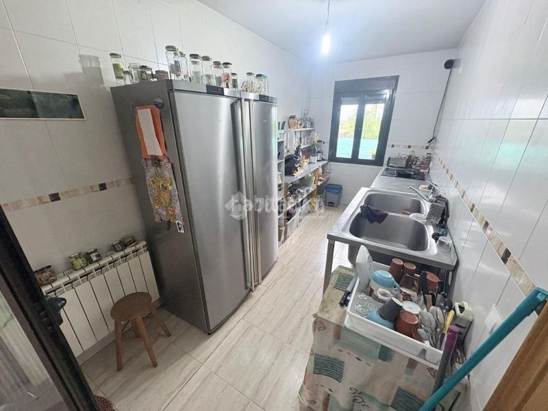 Foto 97b1e044-817e-4e9e-872d-13053e5fca5a. Casa aparellada amb calefacció aparcament a Velada