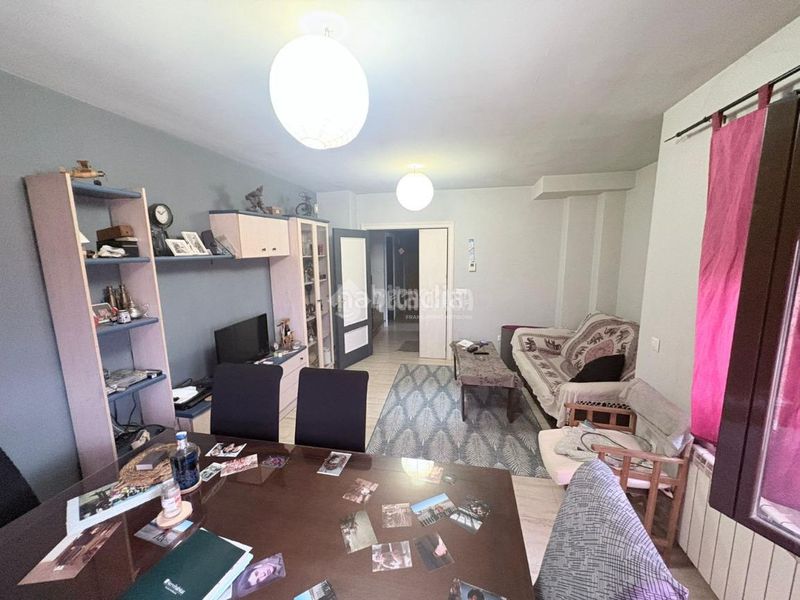 Foto c4992fe6-d2ea-4187-8656-48783294d612. Casa aparellada amb calefacció aparcament a Velada