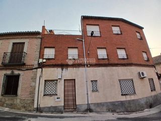 Maison jumelée à Lagartera. Casa en venta en lagartera