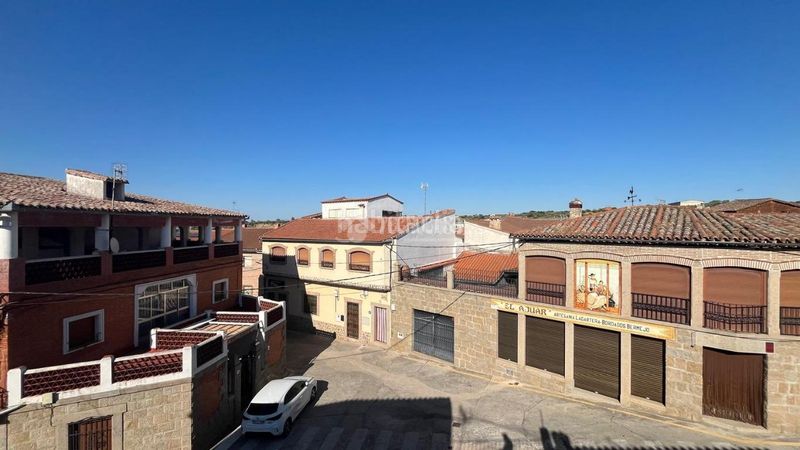 Foto d5baf1b2-e91d-4eb3-b44d-19c9800178c3. Casa aparellada a Lagartera